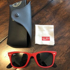 Ray-Ban Original Wayfarer in Red